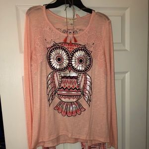 Girl’s two piece lounge outfit.